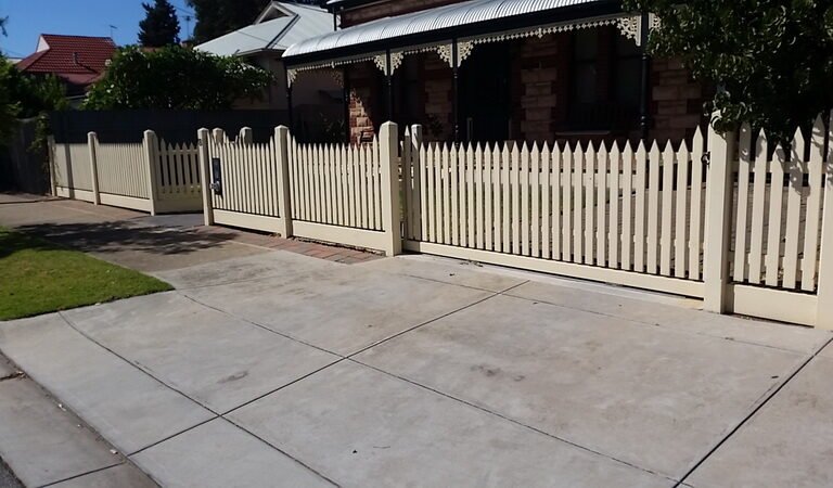 fencing contractors geelong